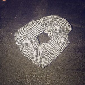 Gingham hair scrunchie